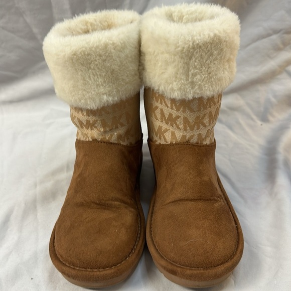 ⭐️⭐️ MICHAEL by Michael Kors - LIKE NEW Kids Yancy - caramel/tan boots - Picture 2 of 6